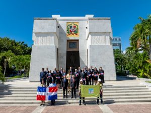 La ETED honra los Padres de la Patria y destaca logros sistema