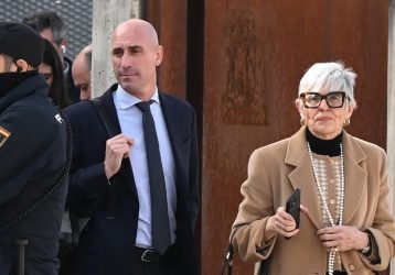 ESPAÑA: Multa 10.800 euros a Rubiales por agresión sexual