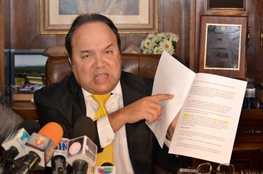 Llevará a tribunales a quien lo vincule con Bob Menéndez 