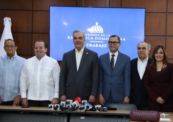 Aprueban aumento de 20% al salario mínimo en Dominicana