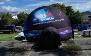 INDOTEL lleva innovador Domo Interactivo a carnaval de La Vega