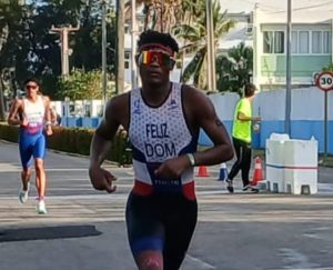 Dominicano Víctor Feliz clasifica a Panamericanos de Triatlón