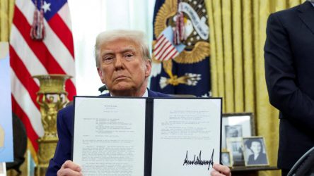 Trump impondría aranceles a automóviles y medicamentos