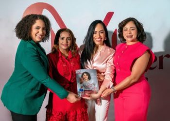 Lanzan primera edición revista Mujer de Santo Domingo Este