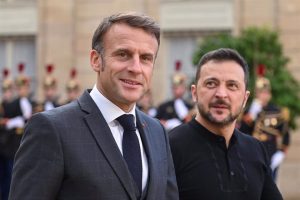 UCRANIA: Macron aborda con Zelenski «fin justo de la guerra»