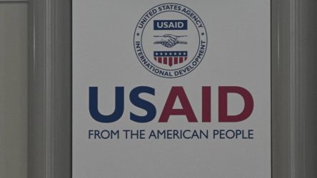 La USAID suspende a casi todos sus empleados
