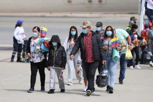 Venezuela repatría a 311 migrantes procedentes México