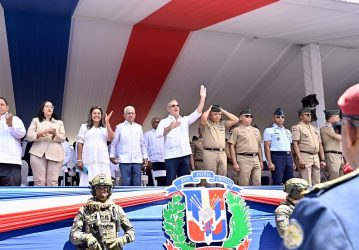 Presidente encabeza desfile por 181 años de batalla 19 de marzo