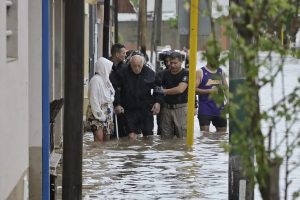 ARGENTINA: Aumentan a diez los muertos por inundaciones