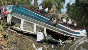 Bolivia: Choque dos autobuses deja 37 muertos y 30 heridos