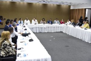 INEFI explica a diputados el alcance del deporte escolar RD