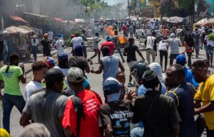 Haití: Miles protestan contra la violencia de bandas armadas