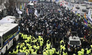 Seúl: Más de 100.000 en las calles a favor y en contra de  Yoon