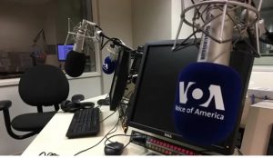 EEUU: Un juez impide el cierre de la emisora Voice of America