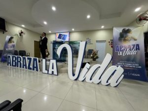 Asociación Adventistas lanza programa «Abraza la Vida»