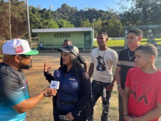 Caza talentos beisbol denuncia deterioro estadio de Cambita