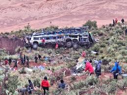 BOLIVIA: Aumentan a más de 30 muertos en accidente autobús