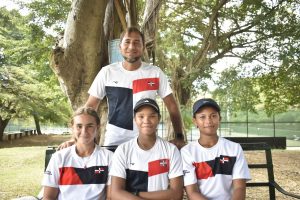 Dominicanos continúan dominio en internacional tenis