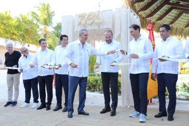 Tenista Rafael Nadal y Grupo Meliá inauguran hotel en la RD Tenista Rafael Nadal y Grupo Meliá inauguran hotel en la RD