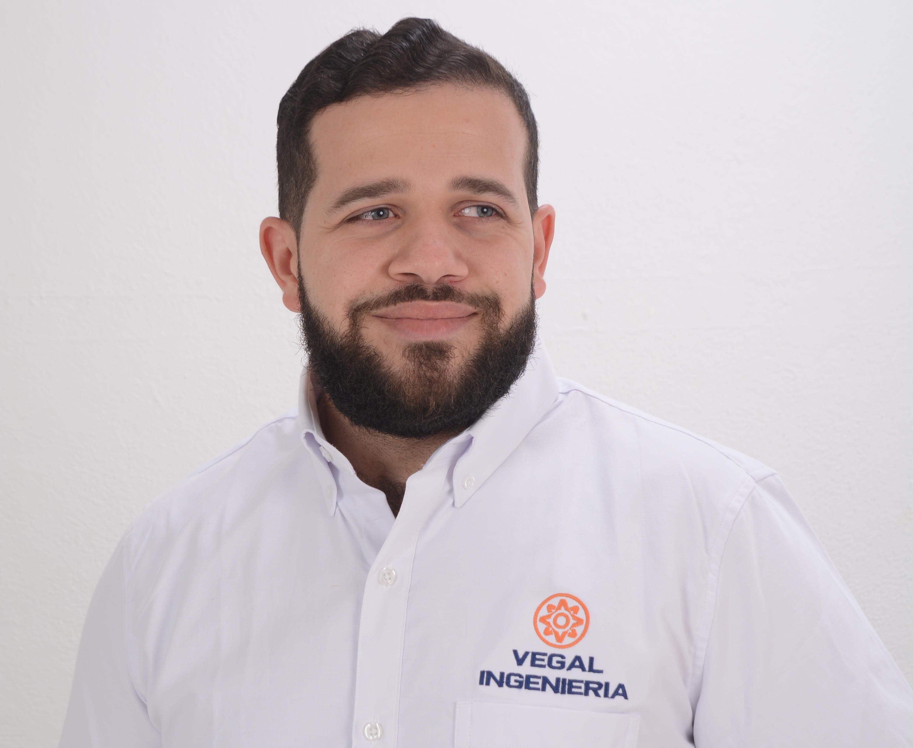 Necesitamos electricistas imagen