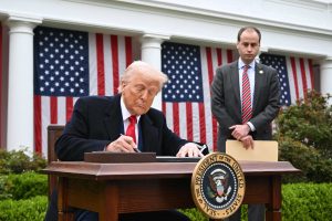 Trump enfrenta oposición en su propio partido por los aranceles Trump enfrenta oposición en su propio partido por los aranceles
