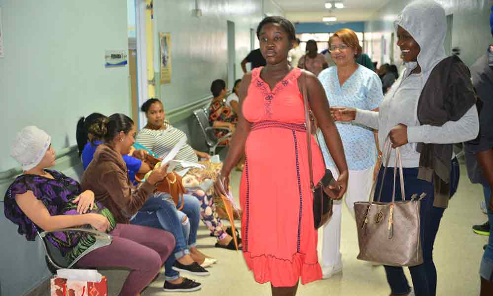 Indulto pide derogar medida hospitalaria afecta a haitianos | AlMomento.net Indulto pide derogar medida hospitalaria afecta a haitianos | AlMomento.net