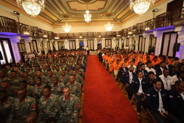 Rinden homenaje a rescatistas asistieron a víctimas derrumbe Rinden homenaje a rescatistas asistieron a víctimas derrumbe