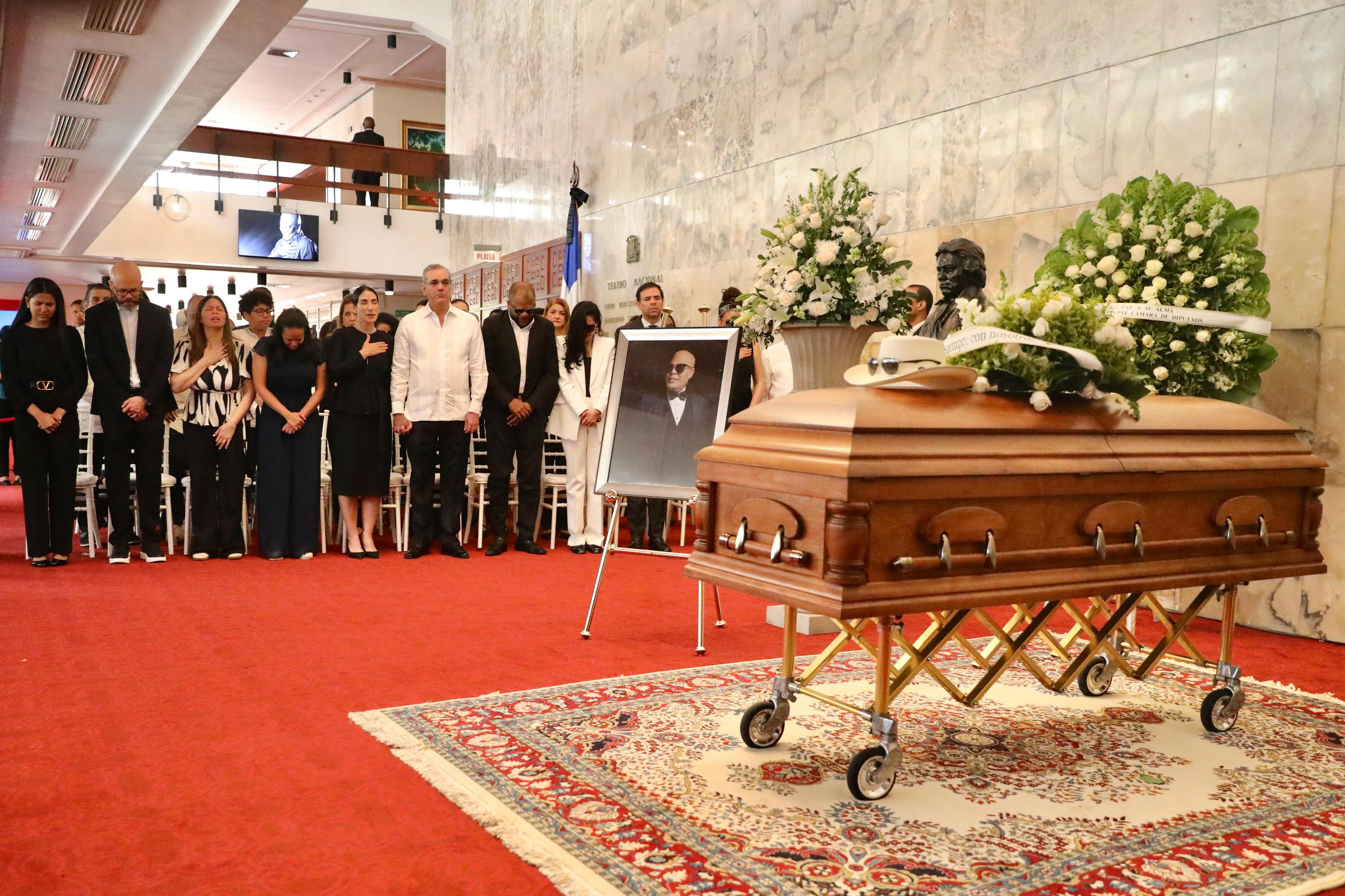 Restos de Rubby Pérez fueron velados en el Teatro Nacional imagen