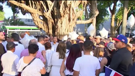FLORIDA: Comunidad dominicana rinde homenaje a víctimas Jet Set FLORIDA: Comunidad dominicana rinde homenaje a víctimas Jet Set