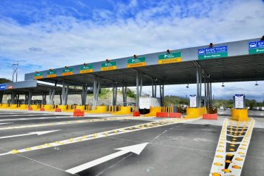 Gobierno dispone gracia libre tránsito en peajes durante SS