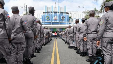 Más de 27 mil agentes de la PN patrullarán calles RD en la SS Más de 27 mil agentes de la PN patrullarán calles RD en la SS