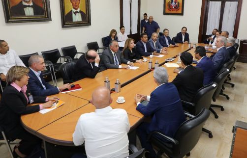 Abinader encabeza reunión con CO de Juegos Centroamericanos imagen