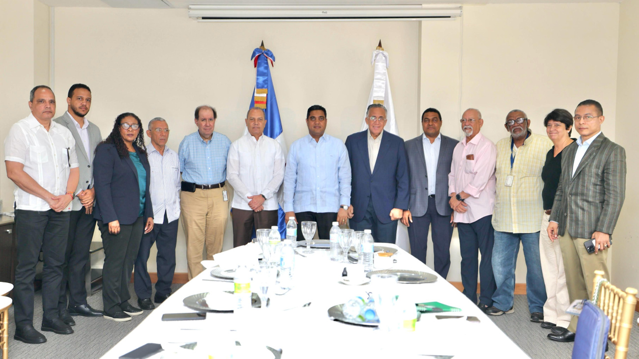 Gobierno garantiza apoyo a los atletas dominicanos en JCC26 imagen