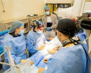 Plaza la Salud realiza con éxito endoprótesis aórtica multiramas
