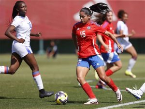 Haití y Chile comparten éxitos en amistoso de fútbol femenino
