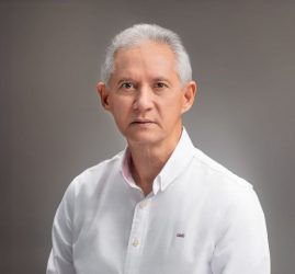 Economista Ng Cortiñas indica una economía adversa en RD