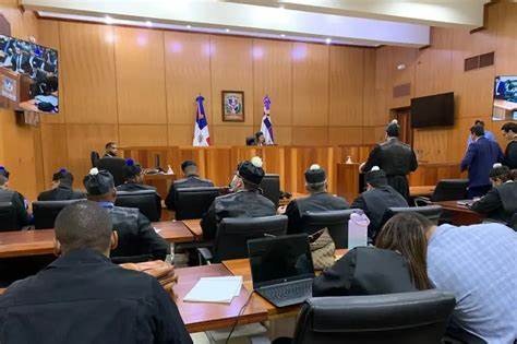 Sigue cordura contra policías y militares acusados corrupción | AlMomento.net