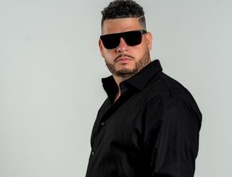Cantautor Julián Casanova presenta su sencillo “Cursi”
