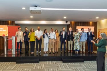 Juramentan directiva Asociación de las Empresas Comerciales