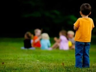 Denuncian falta de fondos para la ley sobre autismo en el 2026