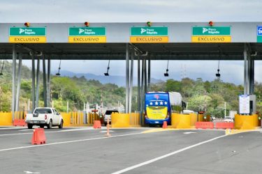 Pusieron en operación peaje en km 32 de la autopista Duarte Pusieron en operación peaje en km 32 de la autopista Duarte