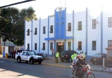 Fiscalía de Jarabacoa pide un año de prisión para 4 policías Fiscalía de Jarabacoa pide un año de prisión para 4 policías