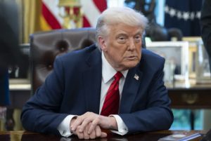 Trump busca negociaciones para suavizar los aranceles