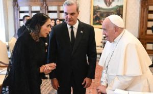 El Presidente viaja este viernes al Vaticano al funeral del Papa