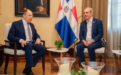 Abinader recibe a canciller ruso, tratan relaciones ambos países