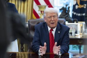 Acusa a Biden de permitir entrada «millones criminales»