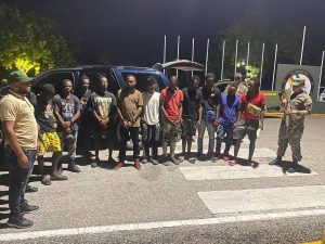 Migración detiene a otros mil 370 haitianos indocumentados Migración detiene a otros mil 370 haitianos indocumentados