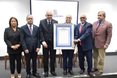 Cámara de Diputados reconoce al Ateneo Amantes de la Luz Cámara de Diputados reconoce al Ateneo Amantes de la Luz