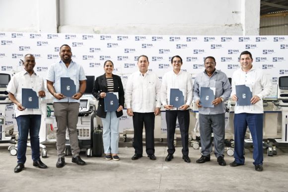 SNS entrega nuevos equipos para 13 hospitales dominicanos | AlMomento.net
