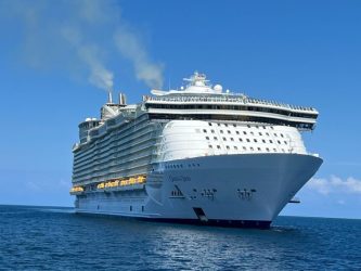 Pedernales recibe crucero con más de 8,600 personas a bordo Pedernales recibe crucero con más de 8,600 personas a bordo